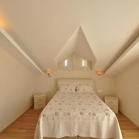 Artemis Villa